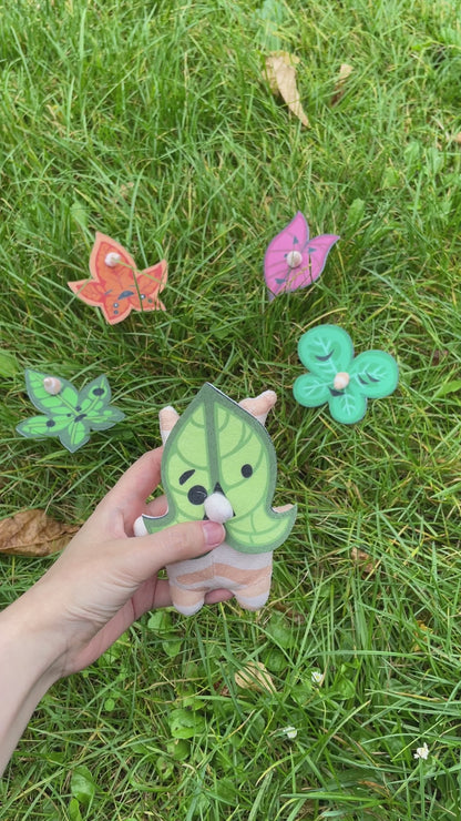 《The Legend of Zelda》 - Korok Plush Keychain (Sound-making Toy)